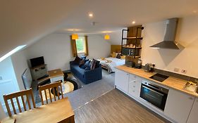 Modern Studio Apartment Set Beneath The Black Mountains A Stones Throw From The Offas Dyke Path