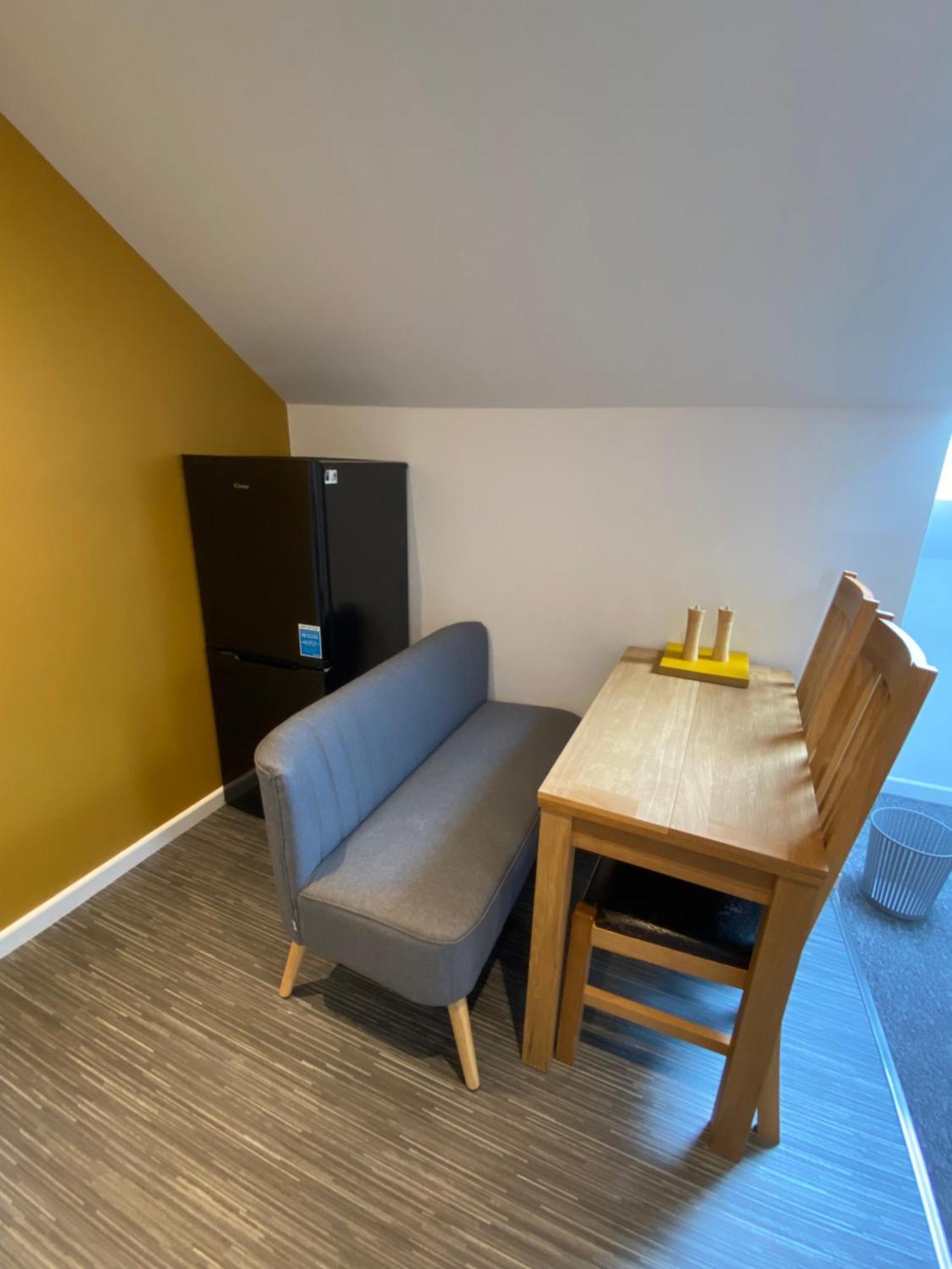 Modern Studio Apartment Set Beneath The Black Mountains A Stones Throw From The Offas Dyke Path Clodock Exterior photo