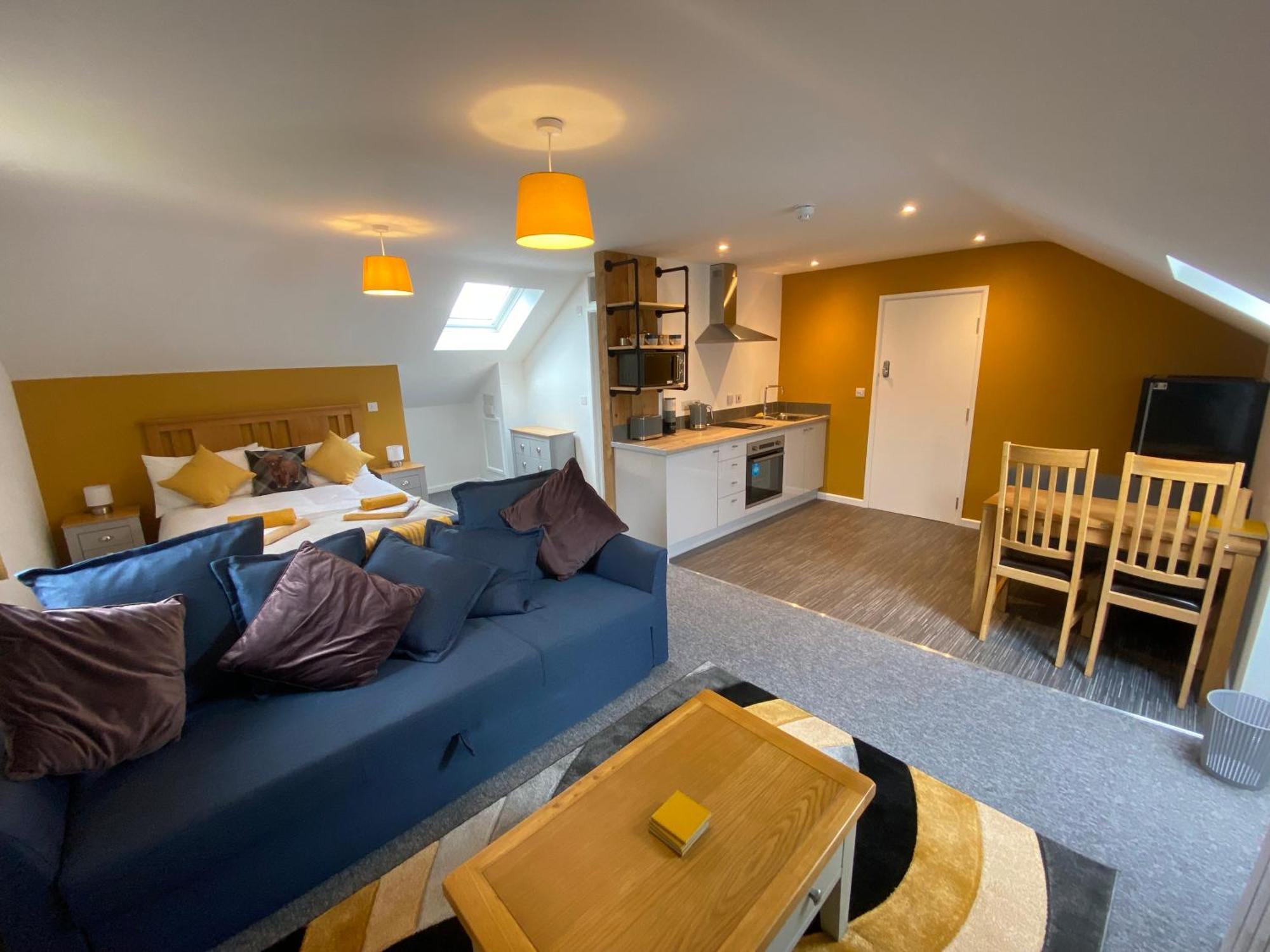 Modern Studio Apartment Set Beneath The Black Mountains A Stones Throw From The Offas Dyke Path Clodock Exterior photo