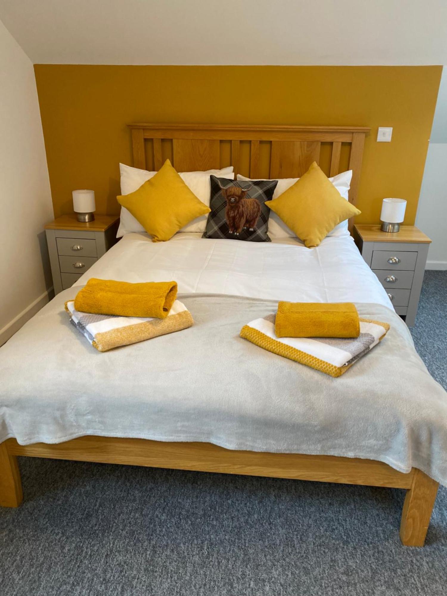 Modern Studio Apartment Set Beneath The Black Mountains A Stones Throw From The Offas Dyke Path Clodock Exterior photo